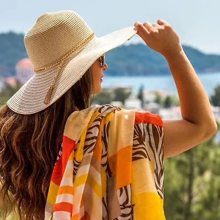 Aparthotel Aurora 3*